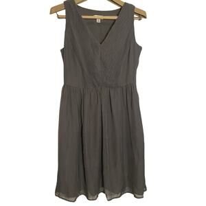 Tevolio  Gray Evening Cocktail Gown Formal Dress Sleeveless Size 10 V Neck